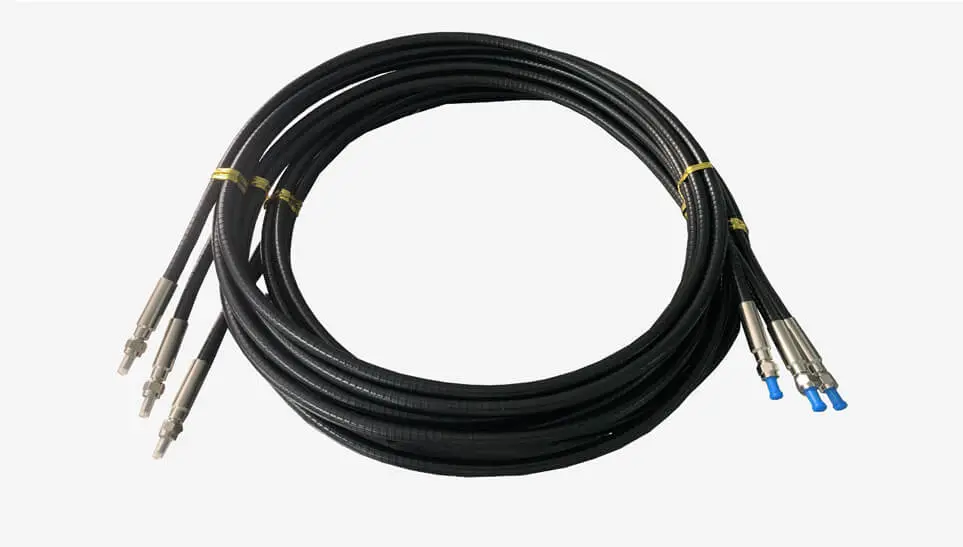 Cordon de raccordement fibre optique SMA905 avec férule en céramique