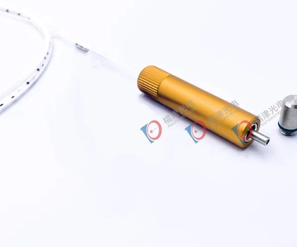 Fibre à émission radiale
